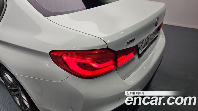 BMW 5-Series 2020 — photo 9