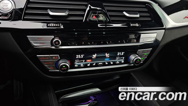 BMW 5-Series 2020 — photo 31