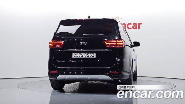 Kia Canival 2020 — photo 4