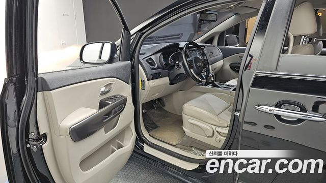 Kia Canival 2020 — photo 13