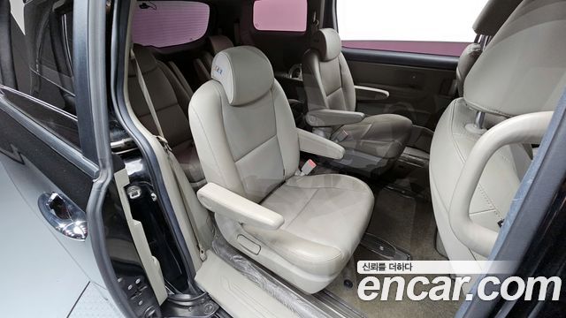 Kia Canival 2020 — photo 18