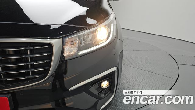 Kia Canival 2020 — photo 8