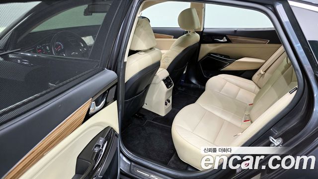 Kia K7 2017 — photo 18