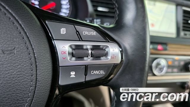 Kia K7 2017 — photo 24