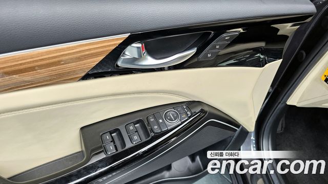 Kia K7 2017 — photo 25