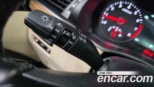 Kia K7 2017 — photo 26
