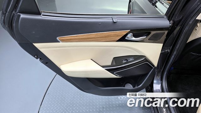 Kia K7 2017 — photo 15