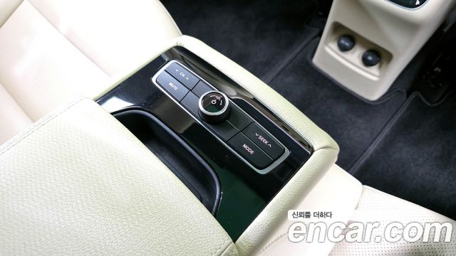 Kia K7 2017 — photo 30