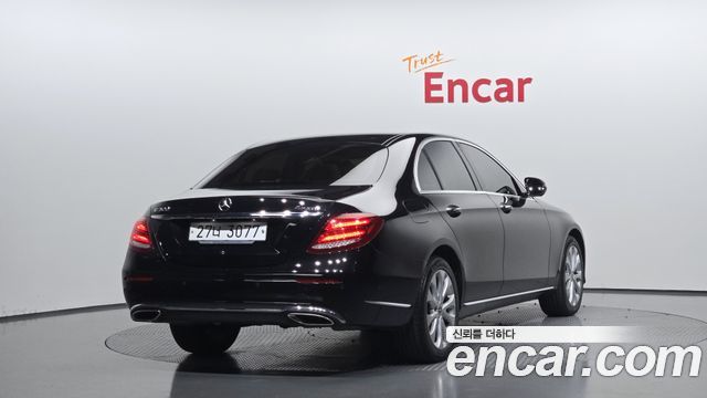Mercedes-Benz E-Class 2019 — photo 2