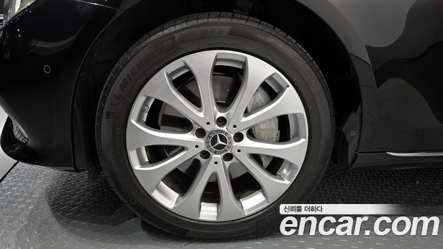 Mercedes-Benz E-Class 2019 — photo 5