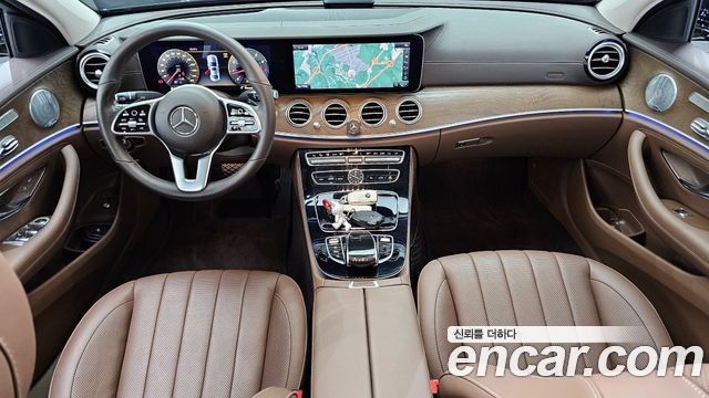 Mercedes-Benz E-Class 2019 — photo 10