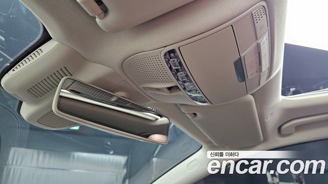 Mercedes-Benz E-Class 2019 — photo 21