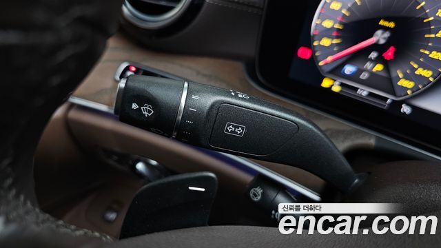 Mercedes-Benz E-Class 2019 — photo 25