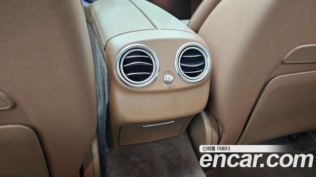 Mercedes-Benz E-Class 2019 — photo 26