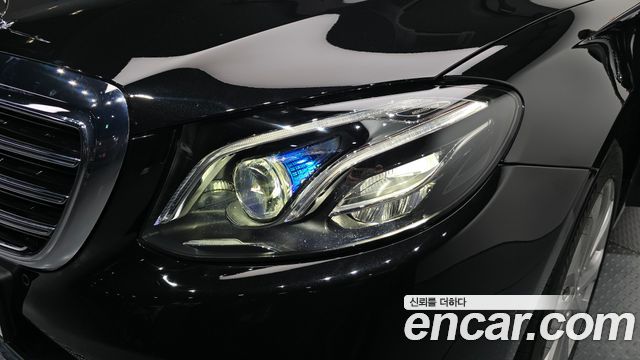 Mercedes-Benz E-Class 2019 — photo 8