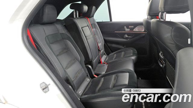 Mercedes-Benz GLE-Class 2021 — photo 17