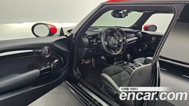 Mini Cooper 2023 — photo 13