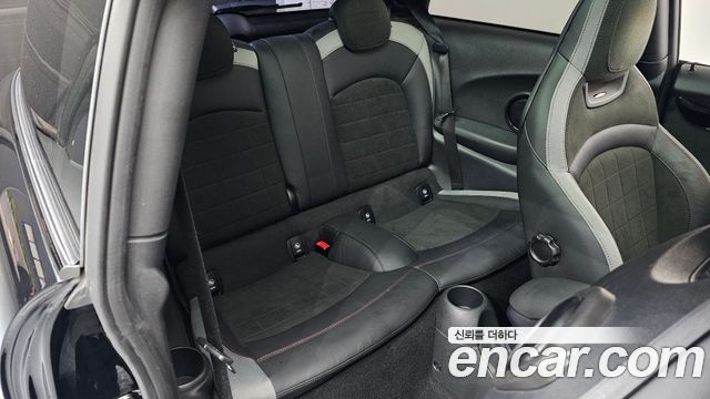 Mini Cooper 2023 — photo 17