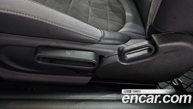 Mini Cooper 2023 — photo 31