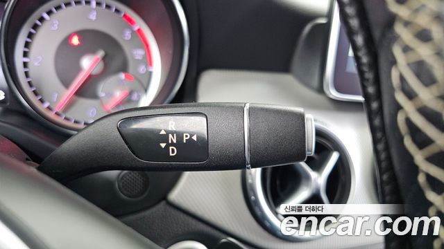 Mercedes-Benz GLA-Class 2016 — photo 9