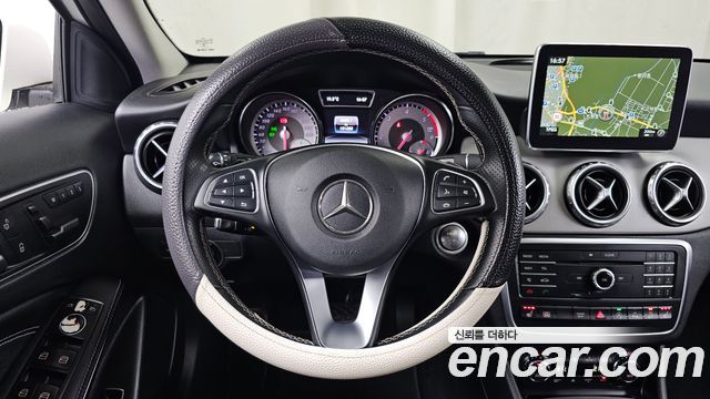 Mercedes-Benz GLA-Class 2016 — photo 13
