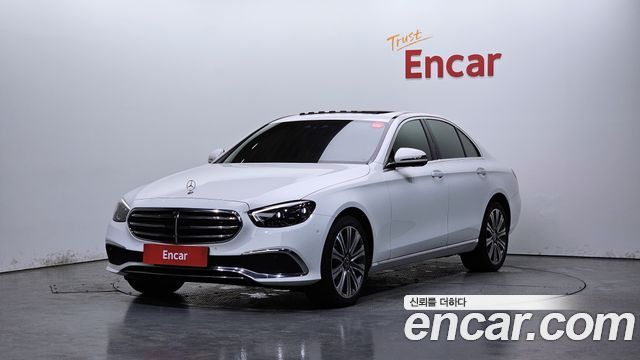 Mercedes-Benz E-Class 2023 — photo 1