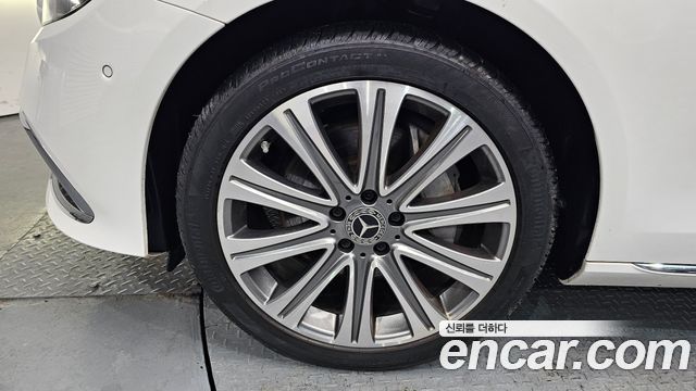 Mercedes-Benz E-Class 2023 — photo 5