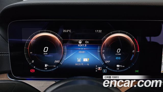 Mercedes-Benz E-Class 2023 — photo 11