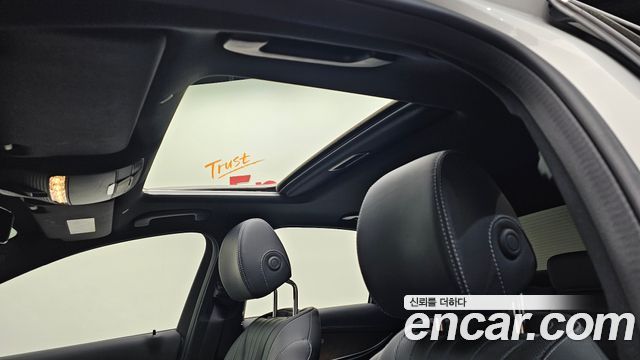 Mercedes-Benz E-Class 2023 — photo 25