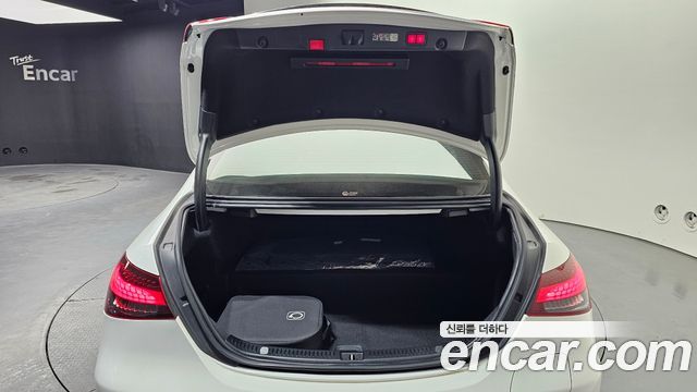 Mercedes-Benz E-Class 2023 — photo 26