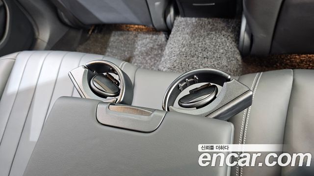 Mercedes-Benz E-Class 2023 — photo 27