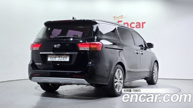 Kia Canival 2016 — photo 2