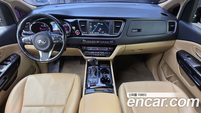 Kia Canival 2016 — photo 7