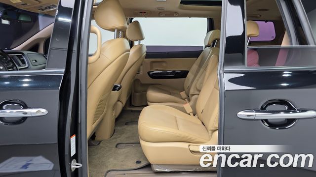 Kia Canival 2016 — photo 11