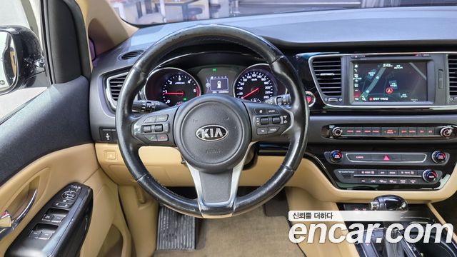 Kia Canival 2016 — photo 13