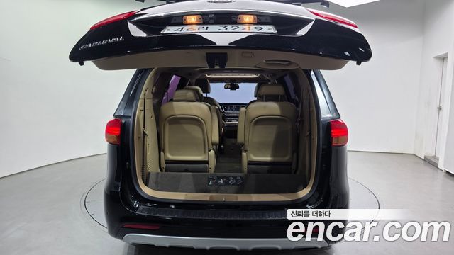 Kia Canival 2016 — photo 20