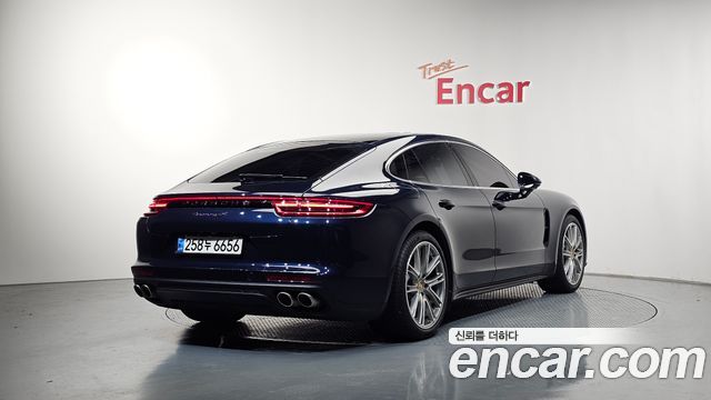 Porsche Panamera 2018 — photo 2