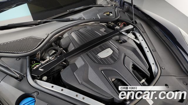 Porsche Panamera 2018 — photo 6