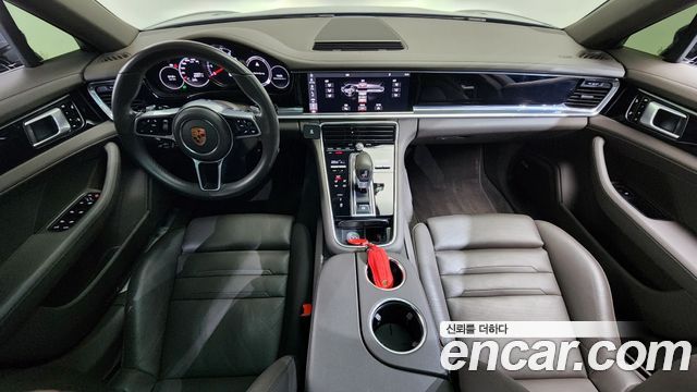 Porsche Panamera 2018 — photo 10