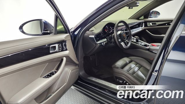 Porsche Panamera 2018 — photo 13