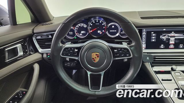 Porsche Panamera 2018 — photo 20