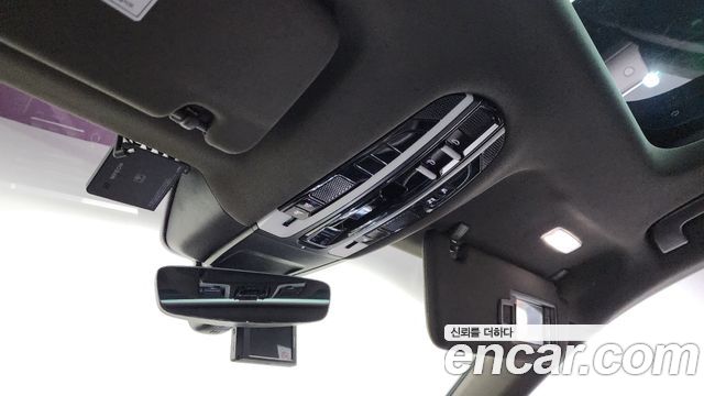 Porsche Panamera 2018 — photo 26