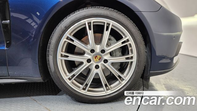 Porsche Panamera 2018 — photo 7