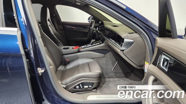 Porsche Panamera 2018 — photo 16