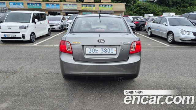 Kia pride 2010 — photo 5