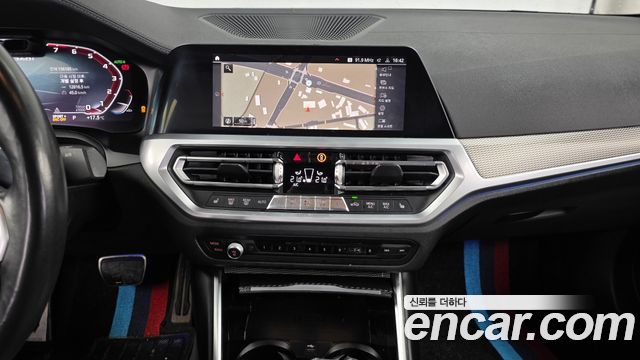 BMW 3-Series 2021 — photo 14