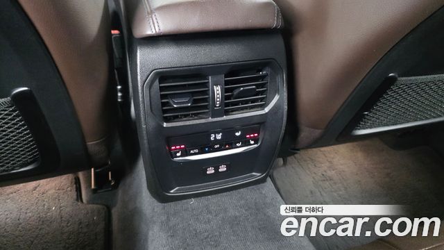 BMW 3-Series 2021 — photo 19