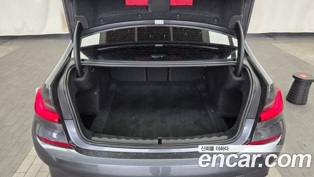 BMW 3-Series 2021 — photo 20
