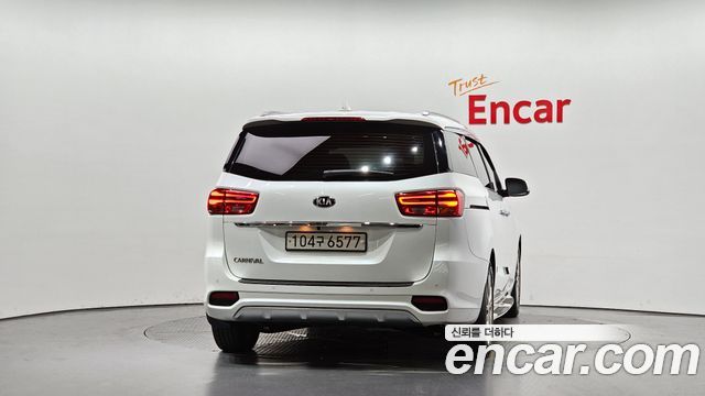 Kia Canival 2019 — photo 4