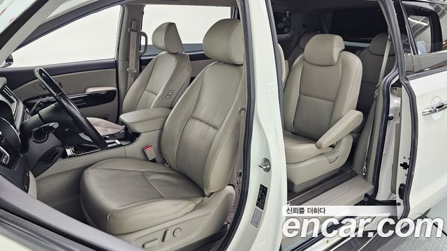 Kia Canival 2019 — photo 13